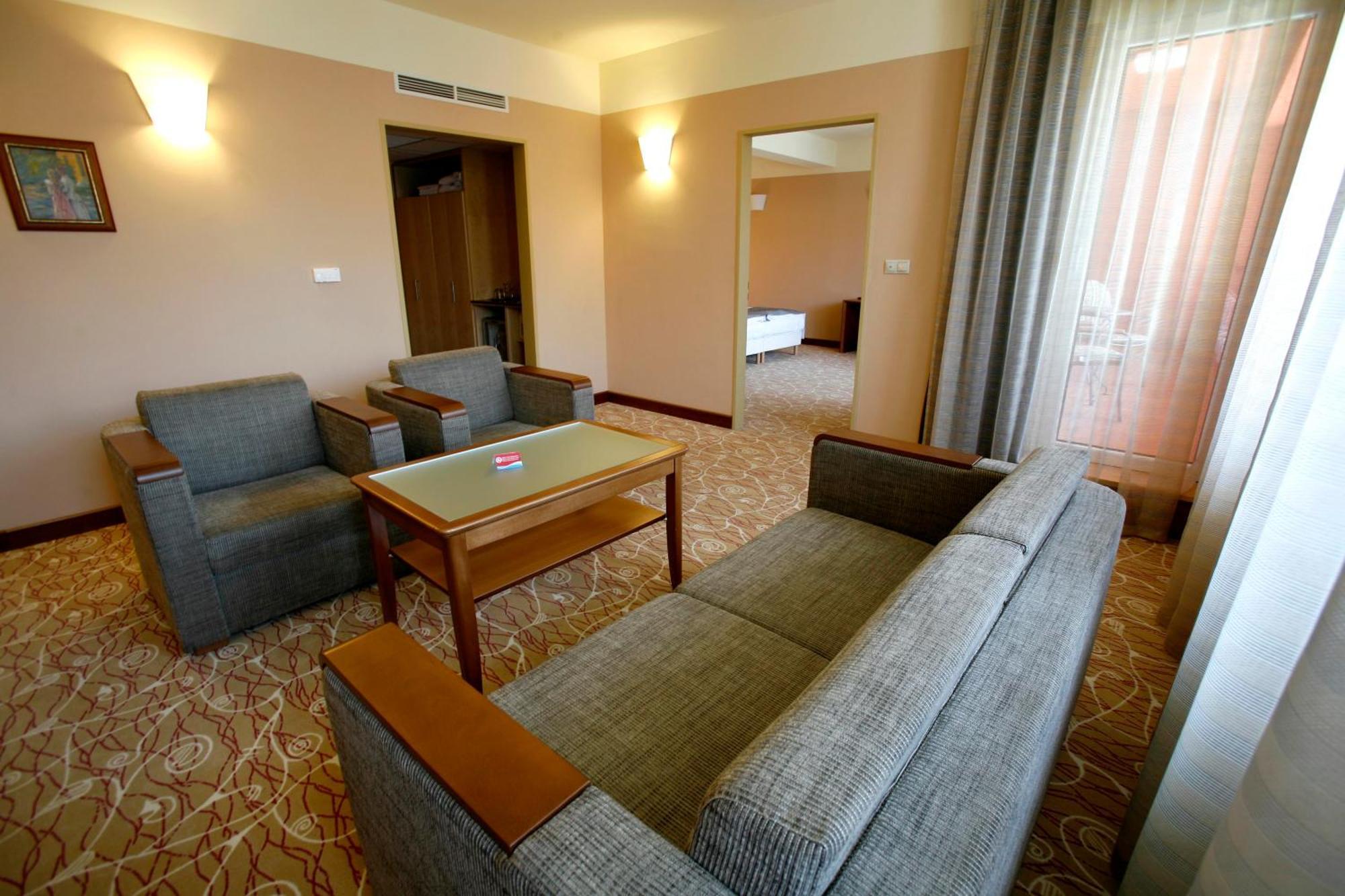 Drava Hotel Thermal Resort ฮอร์กานี ภายนอก รูปภาพ